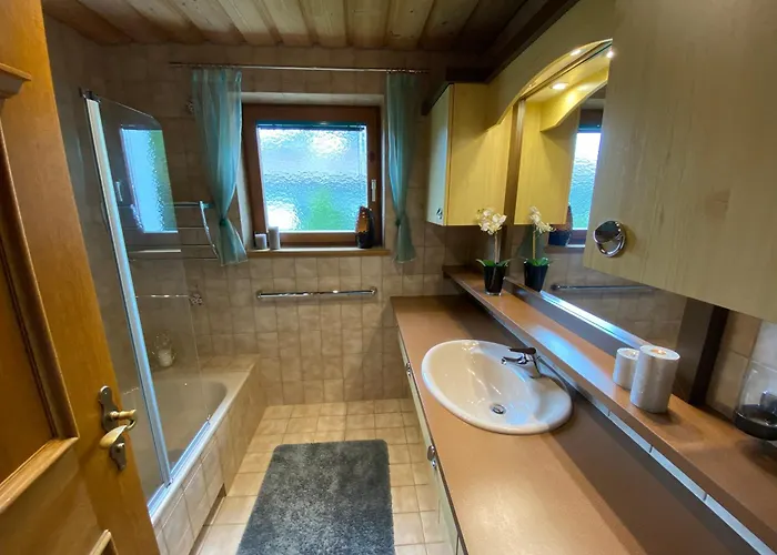 Schaiter - Ganzes Haus Mit Garten Und Gratis Parkplatz Апартаменти *