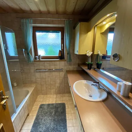 Schaiter - Ganzes Haus Mit Garten Und Gratis Parkplatz Apartment *