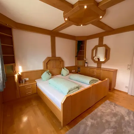 Schaiter - Ganzes Haus Mit Garten Und Gratis Parkplatz * 因斯布鲁克